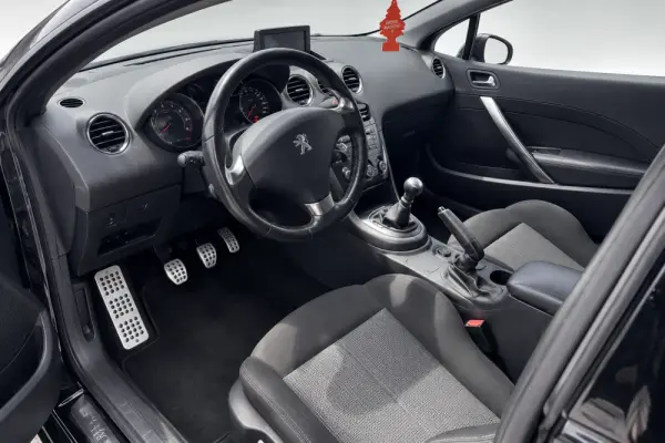 Peugeot RCZ 1.6 155 THP 7