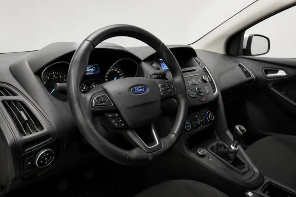 Ford Focus Outro 4
