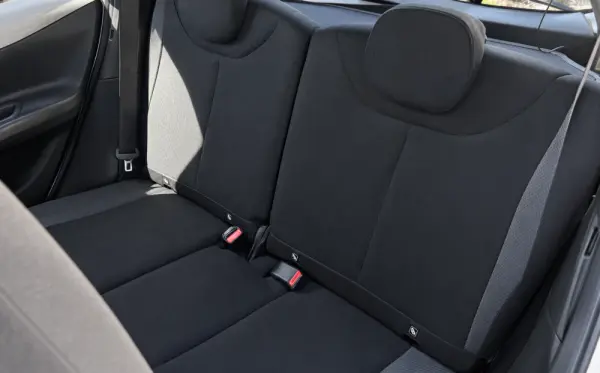 Toyota Aygo X 1.0 Play 12