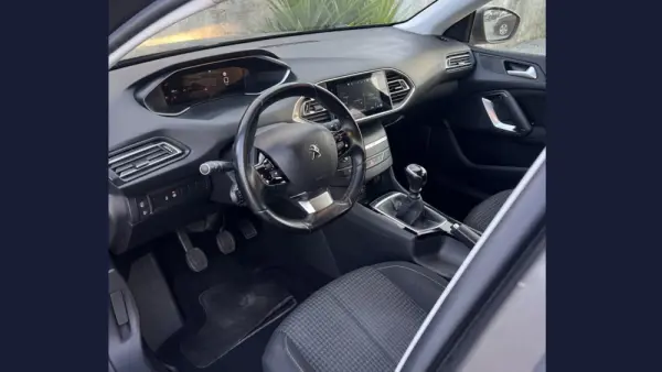 Peugeot 308 4