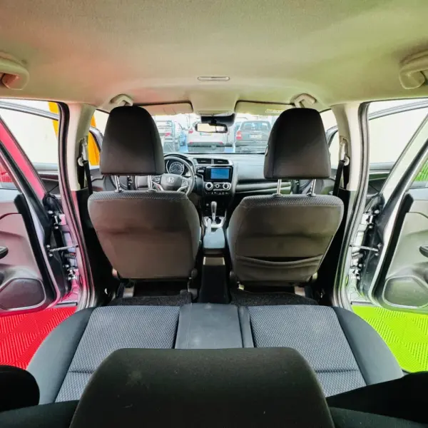 Honda Jazz 1.3 I-VTEC Comfort +Connect. Navi CVT 13