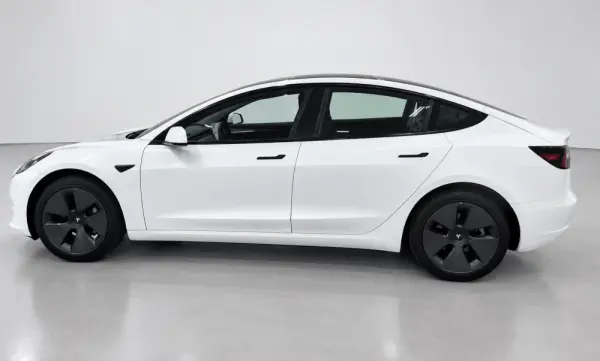 Tesla Model Y Standard RWD 3