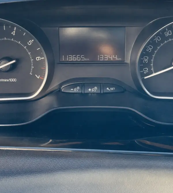 Peugeot 208 PureTech 82 Start & Stop Active 9
