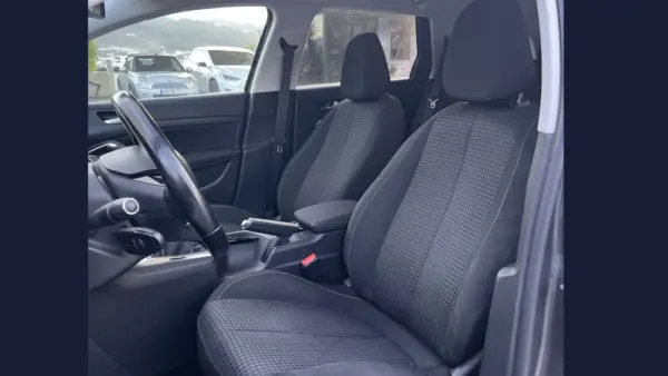 Peugeot 308 5