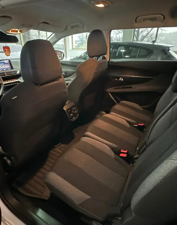 Peugeot 5008 1.5 BlueHDi Active Pack EAT8 9