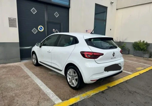 Renault Clio 1.0 TCe Exclusive 3