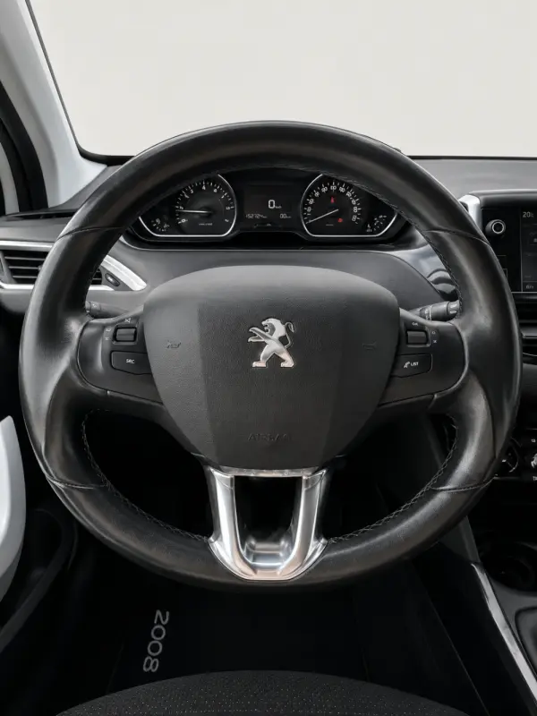 Peugeot 2008 1.2 PureTech Allure 4