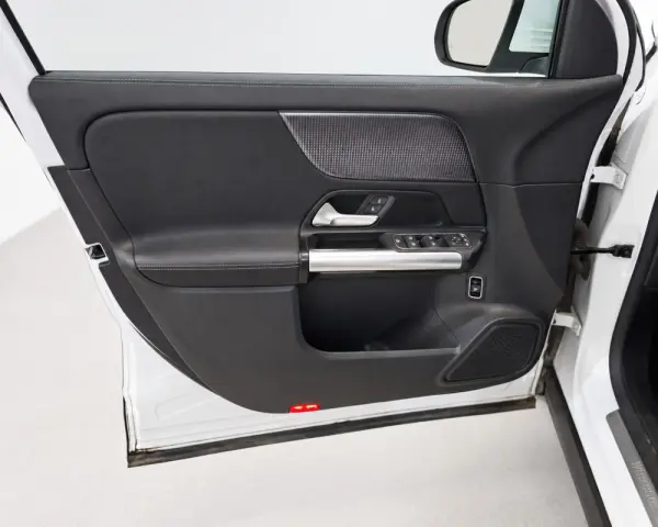 Mercedes-Benz EQA 250+ 20