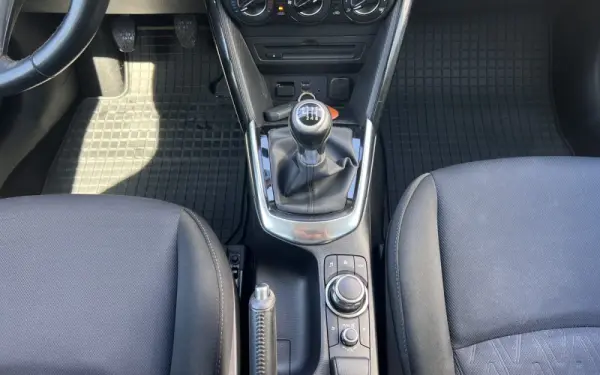Mazda 2 Outro 11