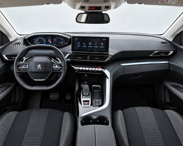 Peugeot 3008 1.5 HDi 130 cv · 2021 5