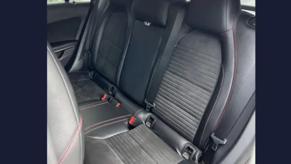 Mercedes-Benz CLA 220 6