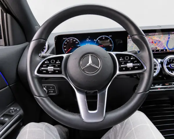 Mercedes-Benz EQA 250 10