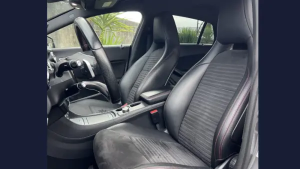Mercedes-Benz CLA 220 5