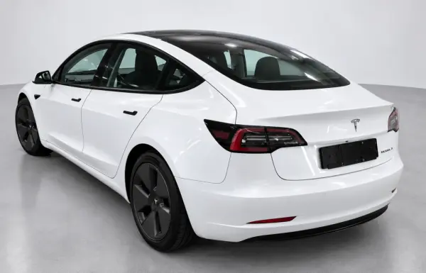 Tesla Model 3 Standard Range Plus RWD 4