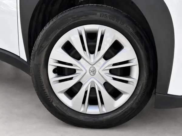 Toyota Aygo X 1.0 Play 5