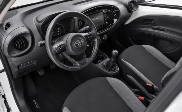 Toyota Aygo X 1.0 Play 7