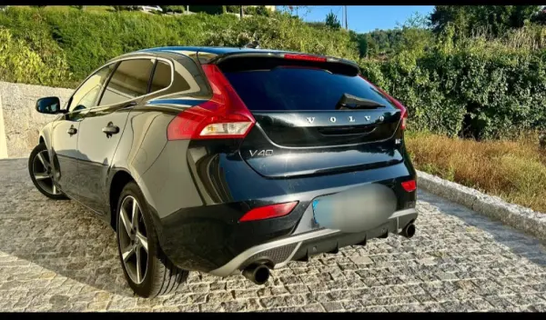 Volvo V40 1.6 D2 R-Design Momentum 6