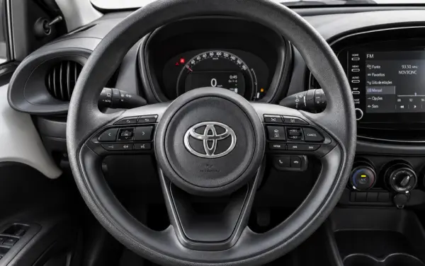 Toyota Aygo X 1.0 Play 8