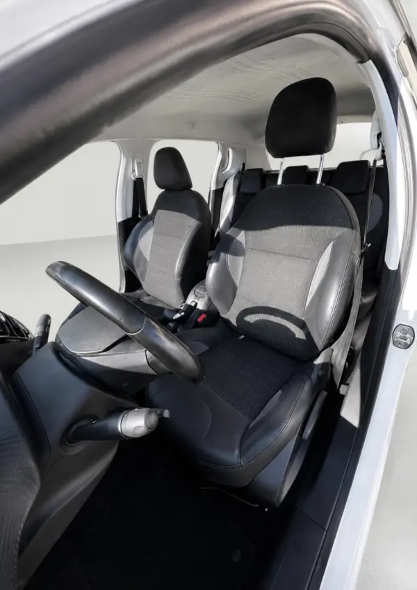 Peugeot 2008 1.2 PureTech Allure 6