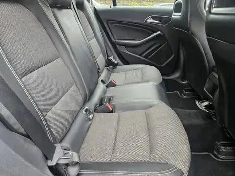 Mercedes-Benz CLA 180 Outro 6