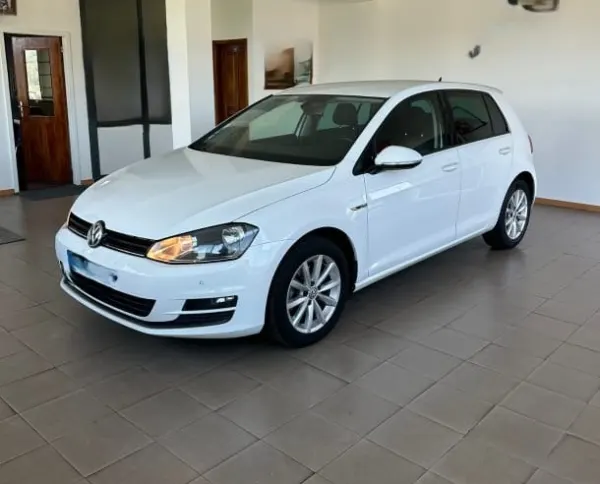 Volkswagen Golf 1.6 TDi BlueMotion Confortline 7