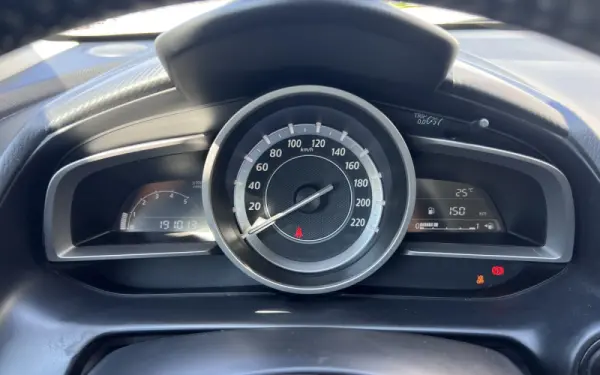 Mazda 2 Outro 8