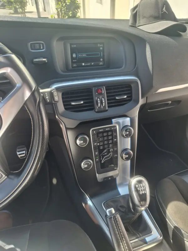 Volvo V40 1.6 D2 R-Design Momentum 5