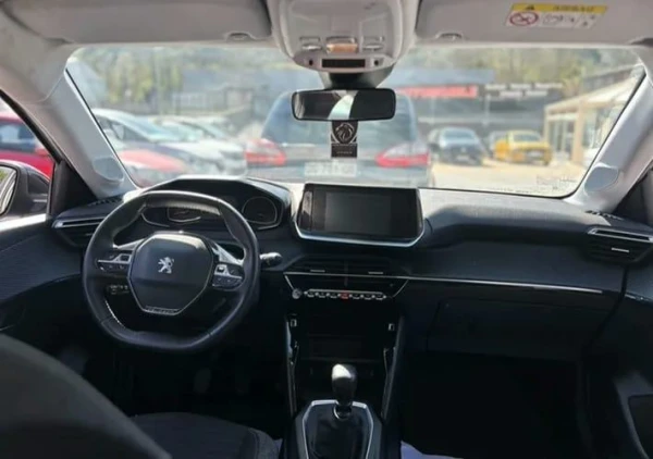 Peugeot 208 4