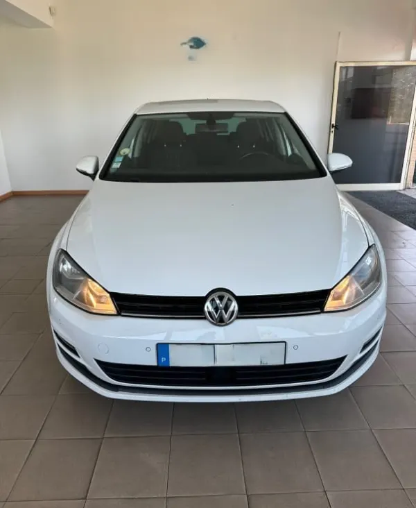 Volkswagen Golf 1.6 TDi BlueMotion Confortline 4