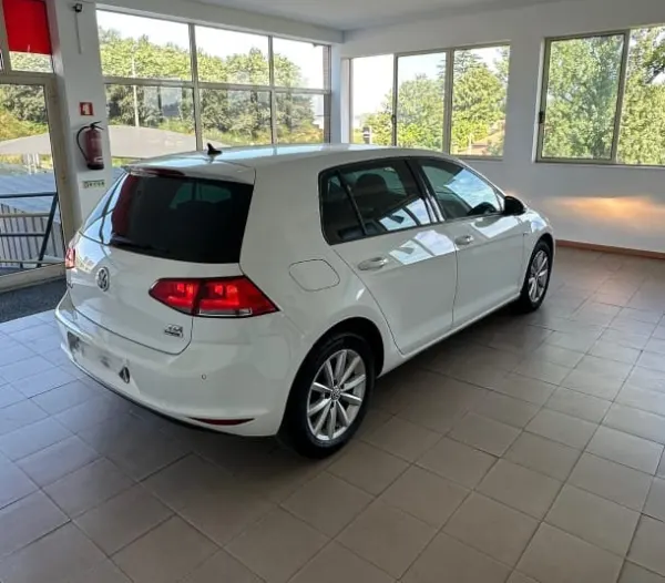 Volkswagen Golf 1.6 TDi BlueMotion Confortline 9