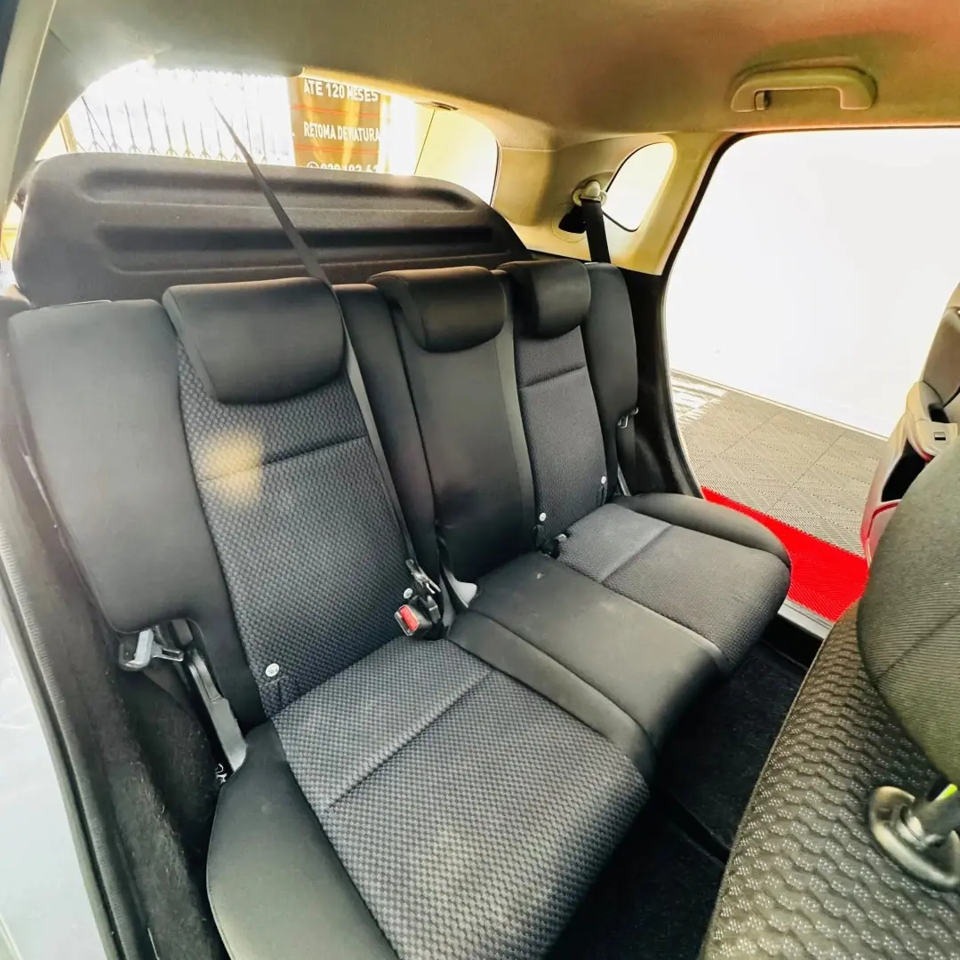 Honda Jazz 1.3 I-VTEC Comfort +Connect. Navi CVT 17