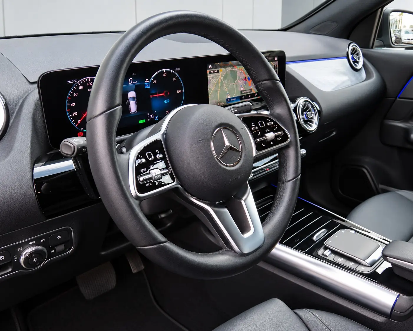 Mercedes-Benz EQA 250 8