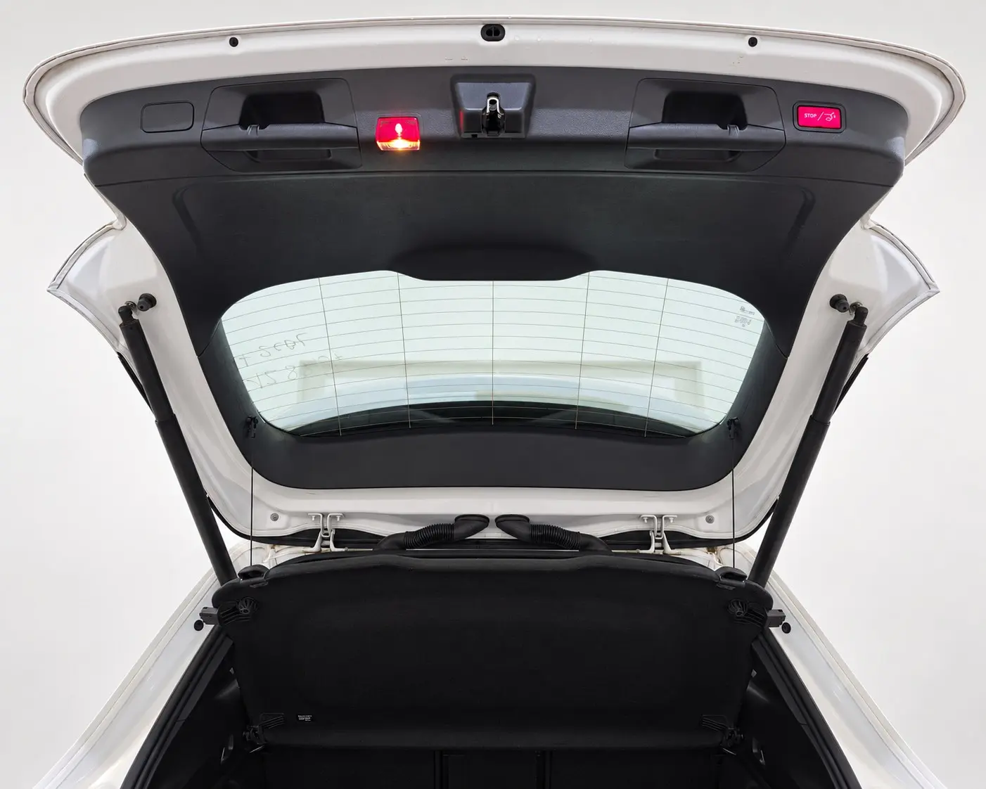 Mercedes-Benz EQA 250+ 17