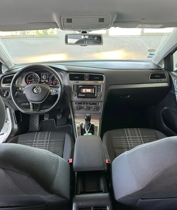 Volkswagen Golf 1.6 TDi BlueMotion Confortline 11