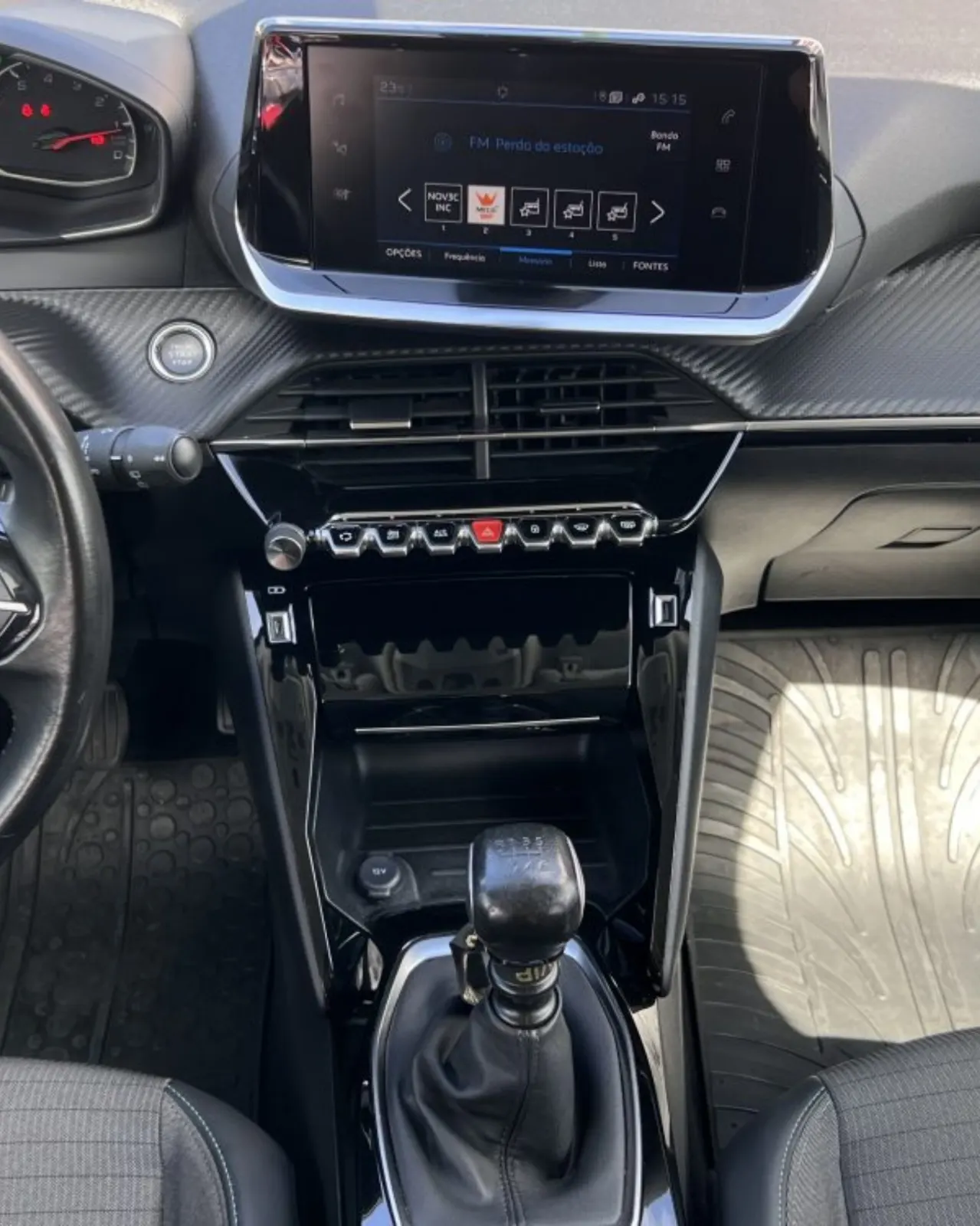 Peugeot 2008 1.2 PureTech Style 11