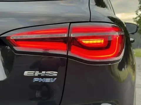 MG EHS 1.5 T-GDI Plug-in Hybrid Luxury 5