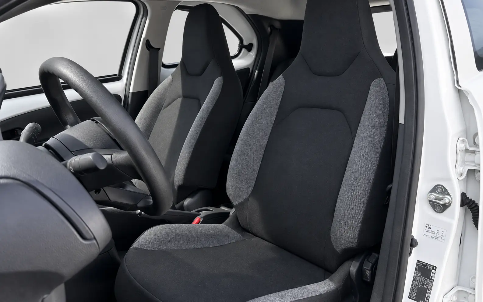 Toyota Aygo X 1.0 Play 11
