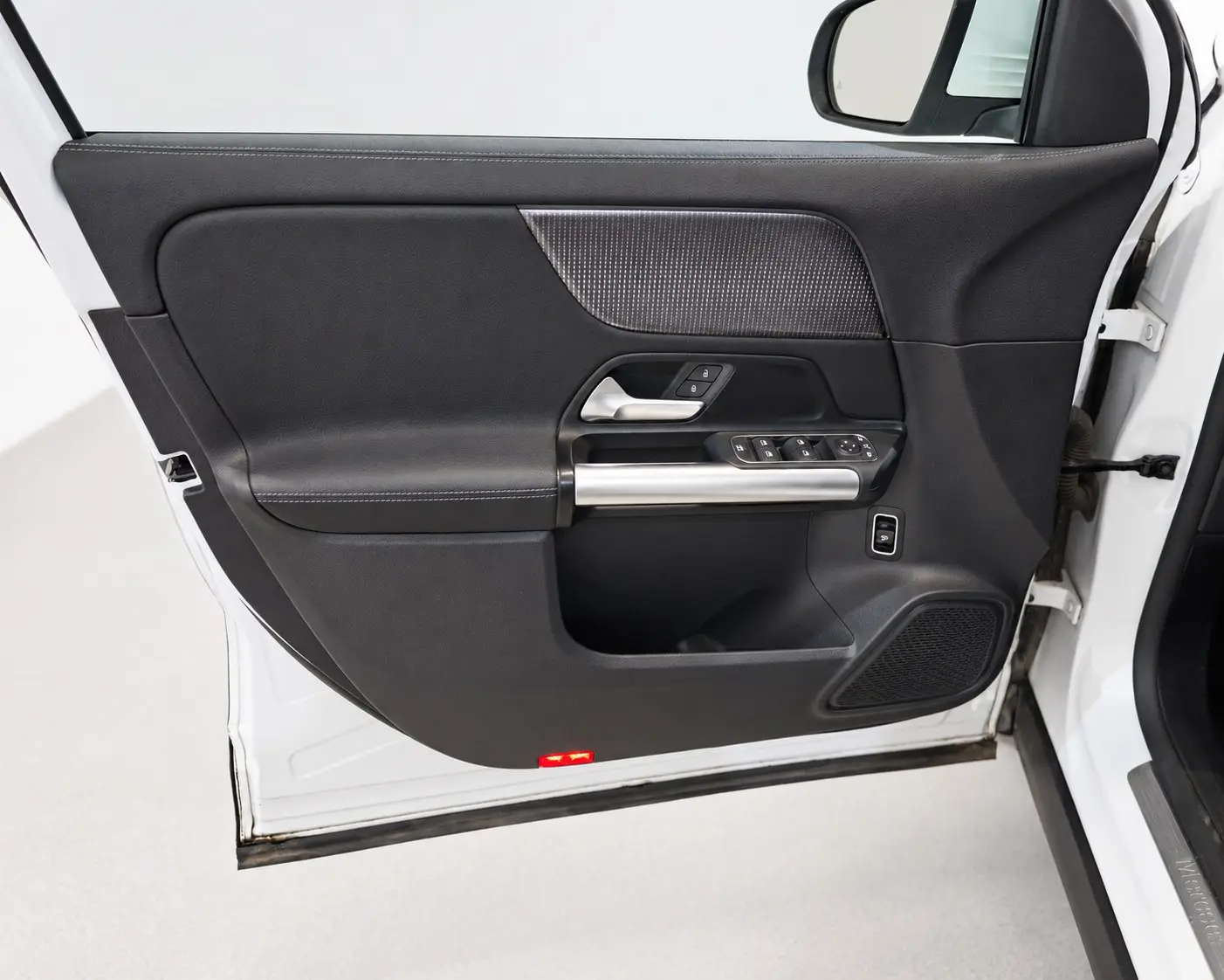 Mercedes-Benz EQA 250+ 20