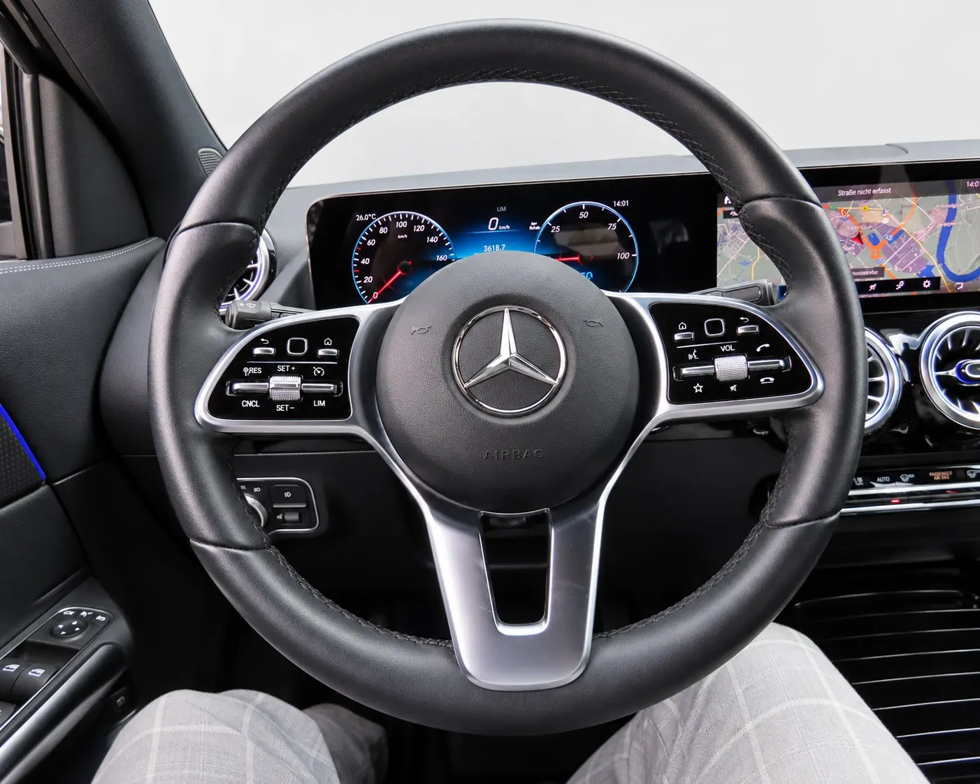 Mercedes-Benz EQA 250 10
