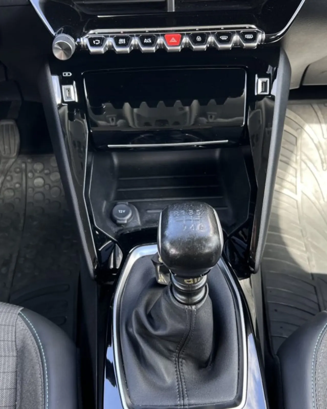 Peugeot 2008 1.2 PureTech Style 13