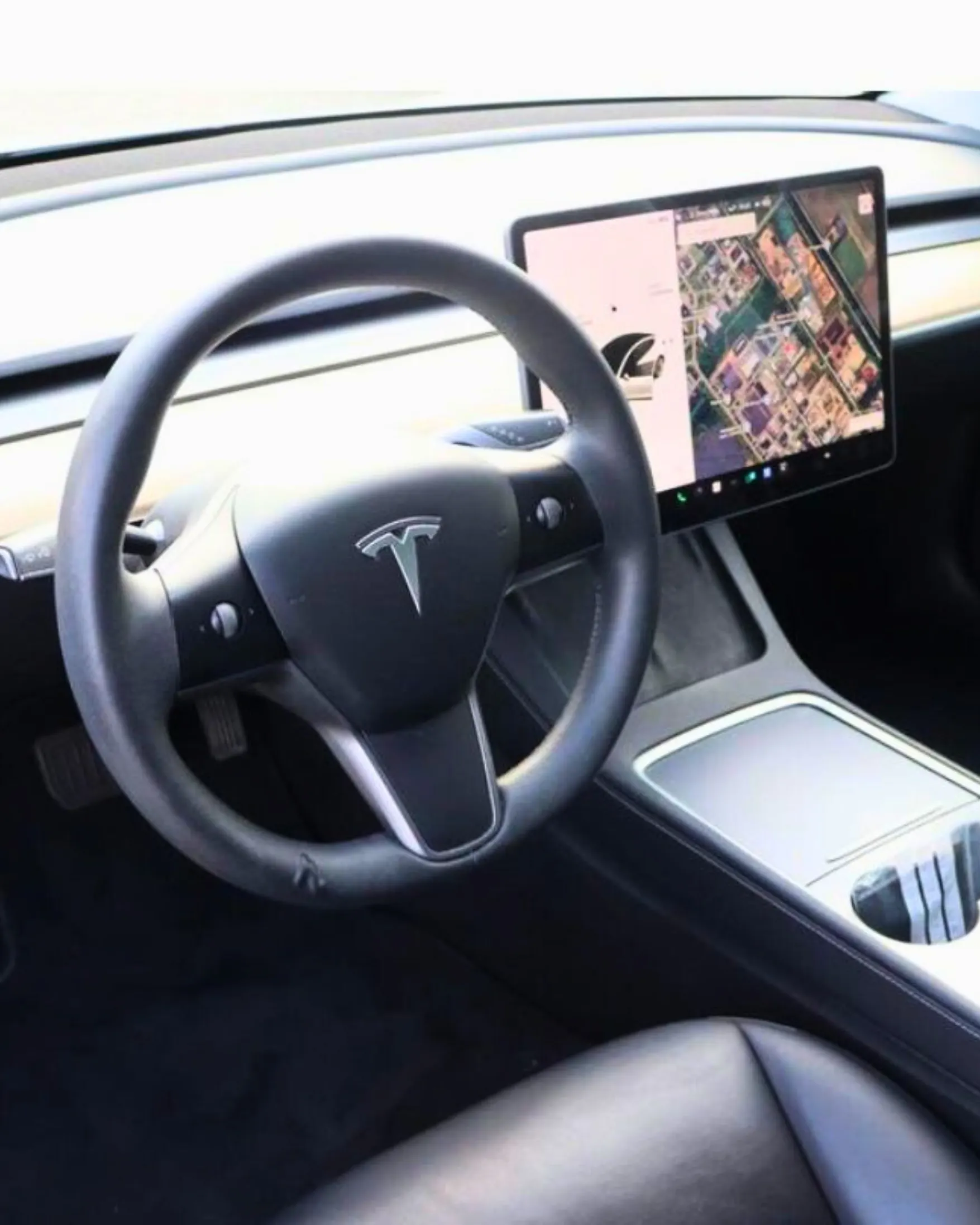 Tesla Model 3 Outro 5