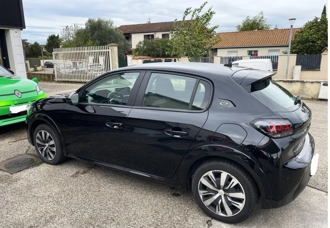 Peugeot e-208 50 kWh SE Style 3