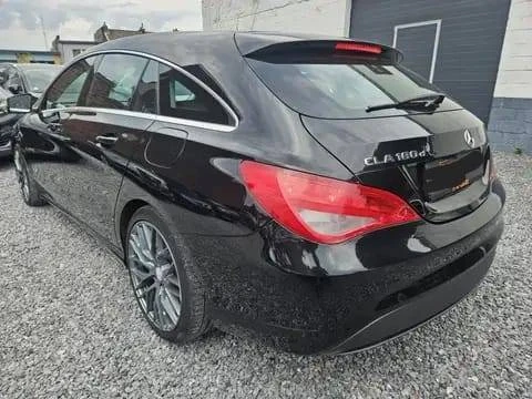 Mercedes-Benz CLA 180 Outro 4