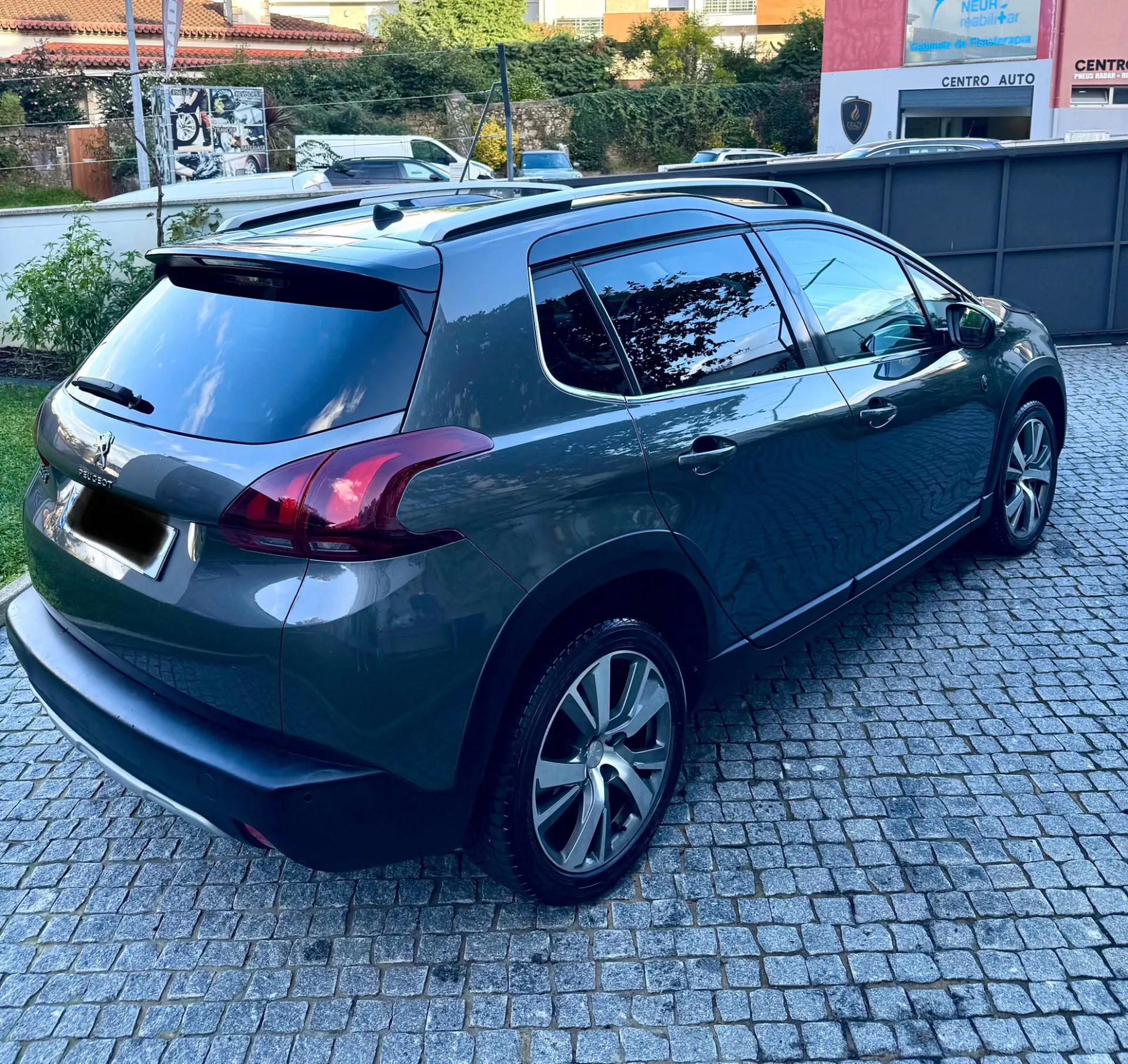 Peugeot 2008 7