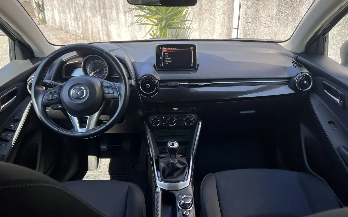 Mazda 2 Outro 7
