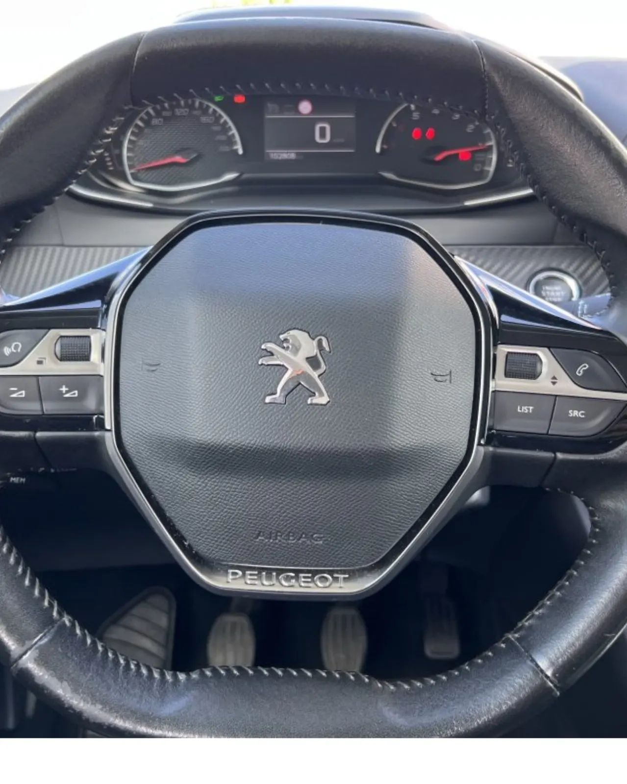 Peugeot 2008 1.2 PureTech Style 9