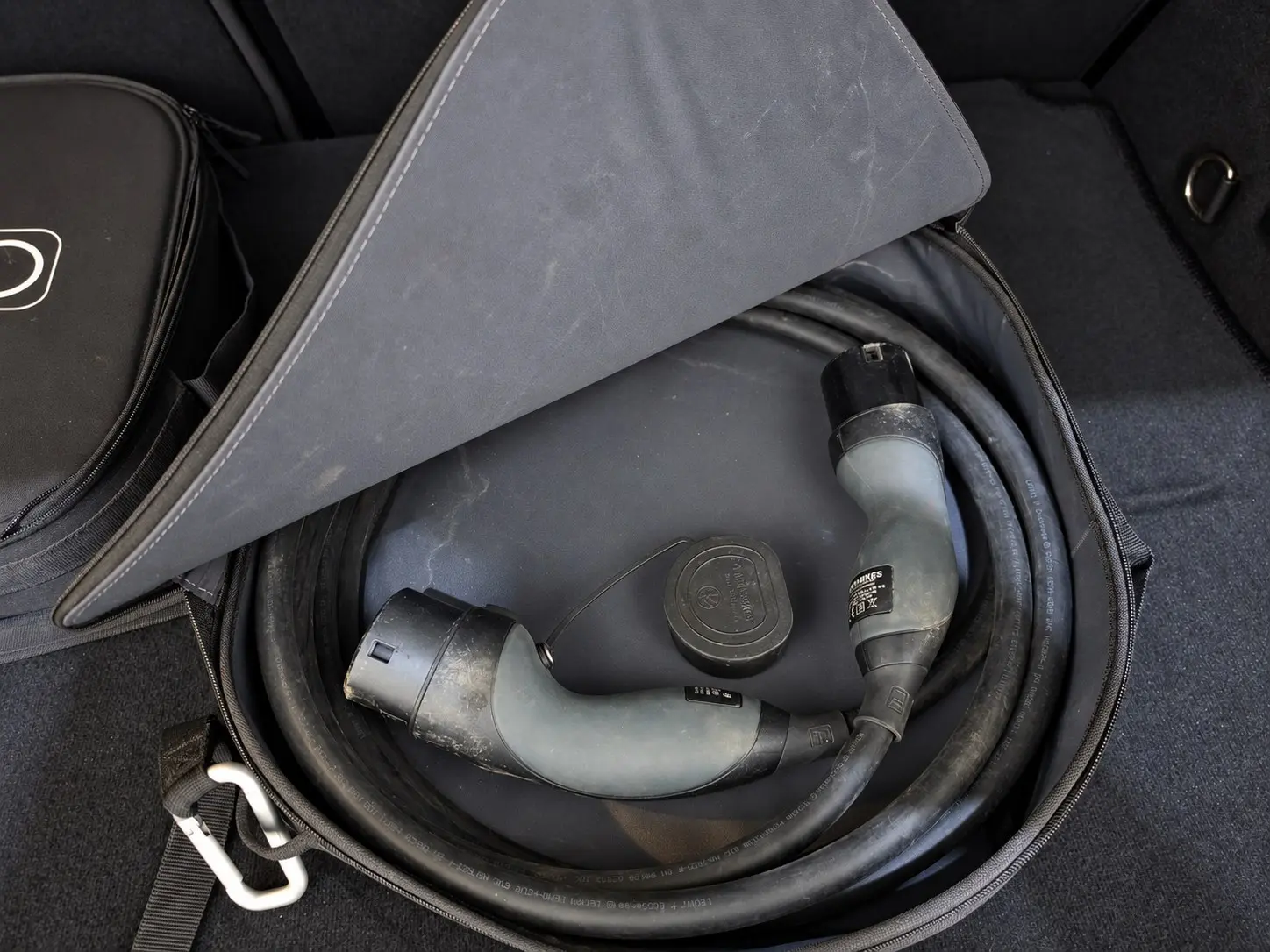 Mercedes-Benz EQA 250+ 16