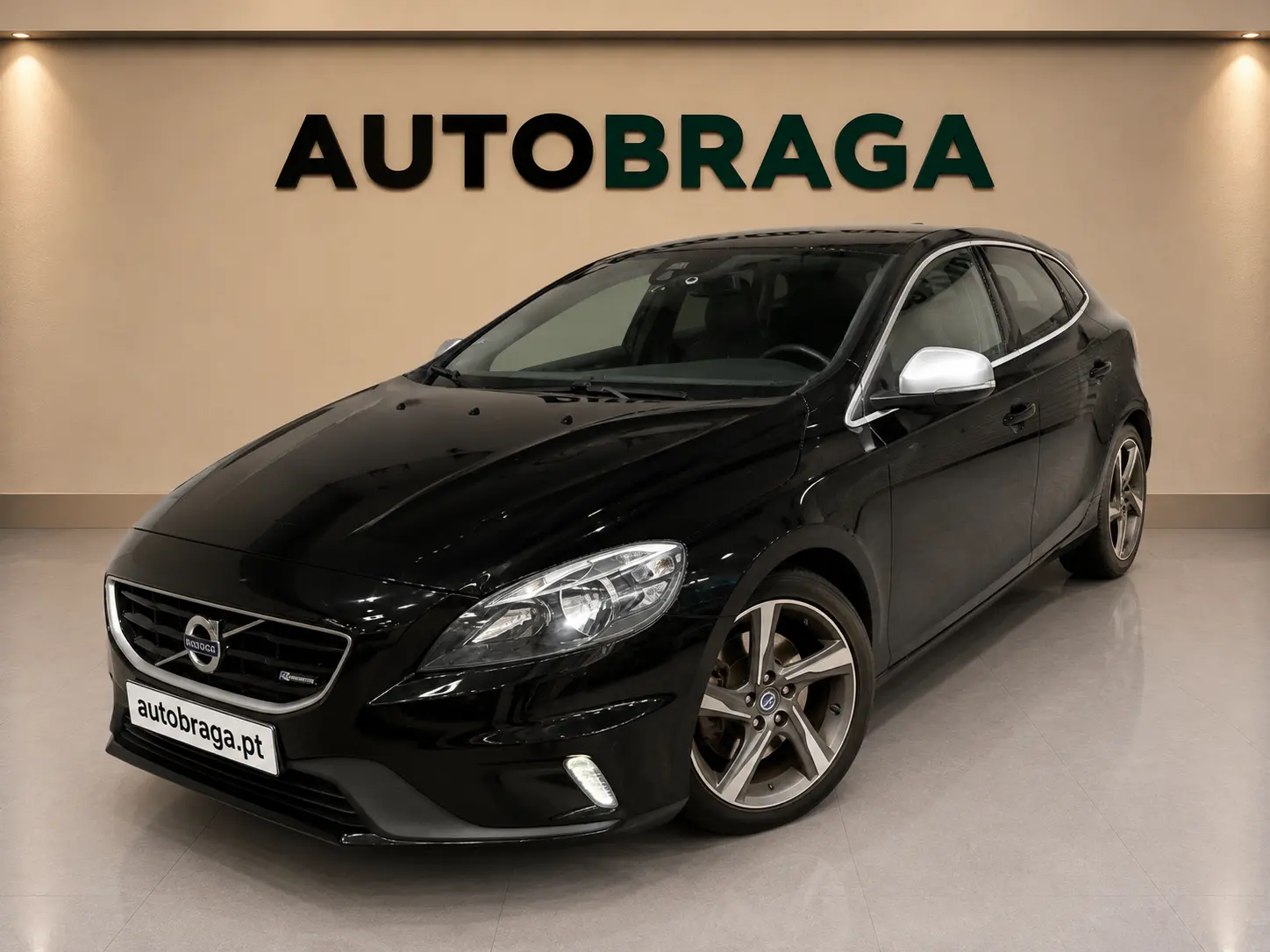 Volvo V40 1.6 D2 R-Design Momentum 1