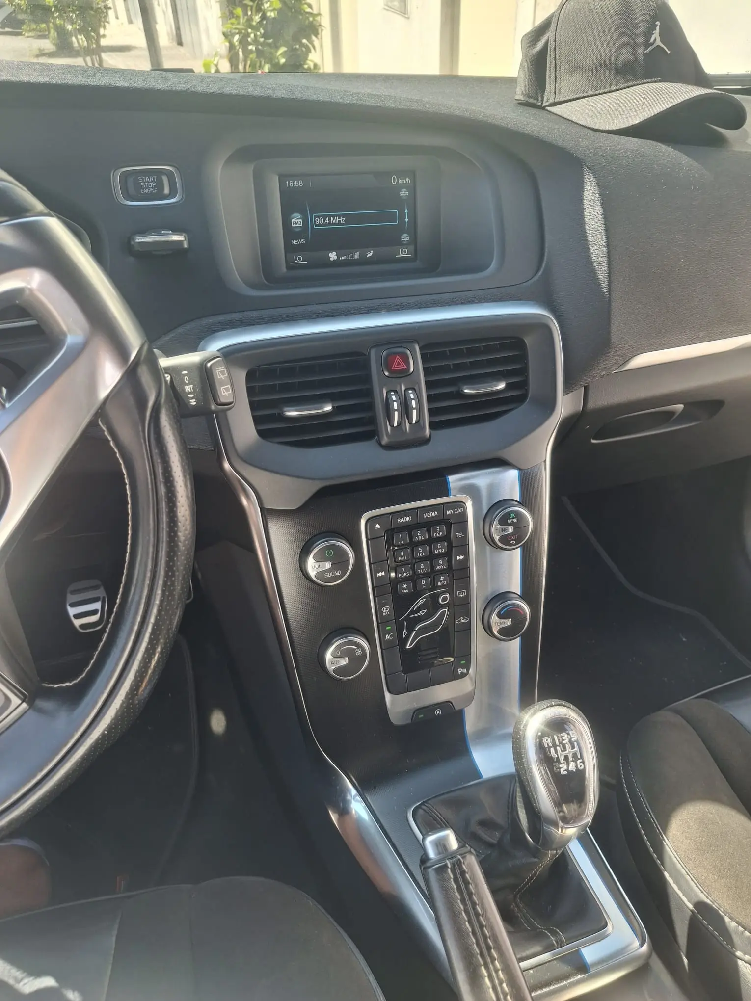 Volvo V40 1.6 D2 R-Design Momentum 5