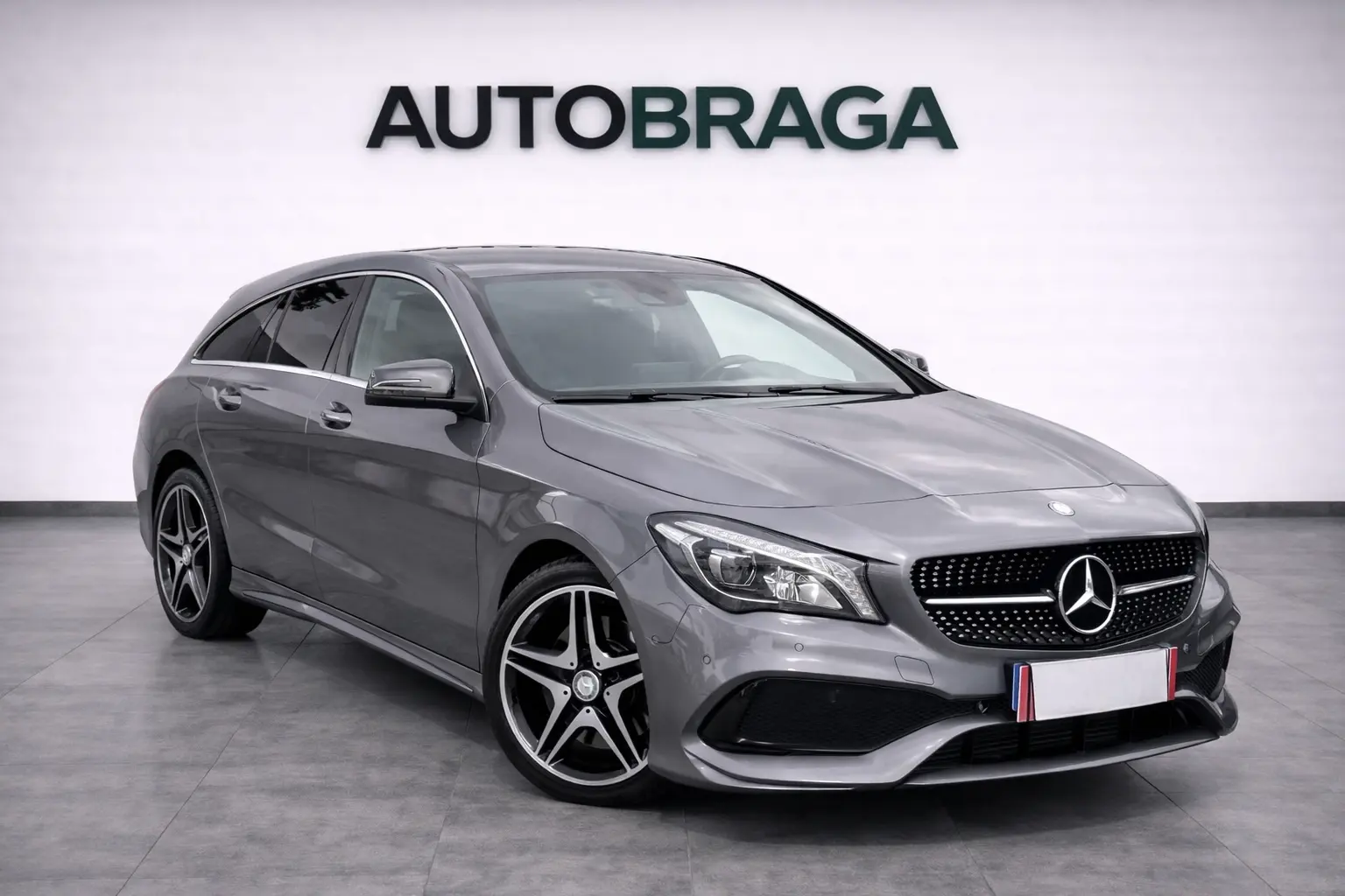 Mercedes-Benz CLA 220 1